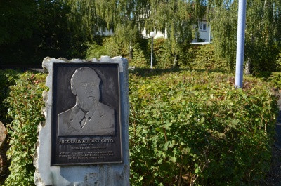 Denkmal auf dem Schulgelände